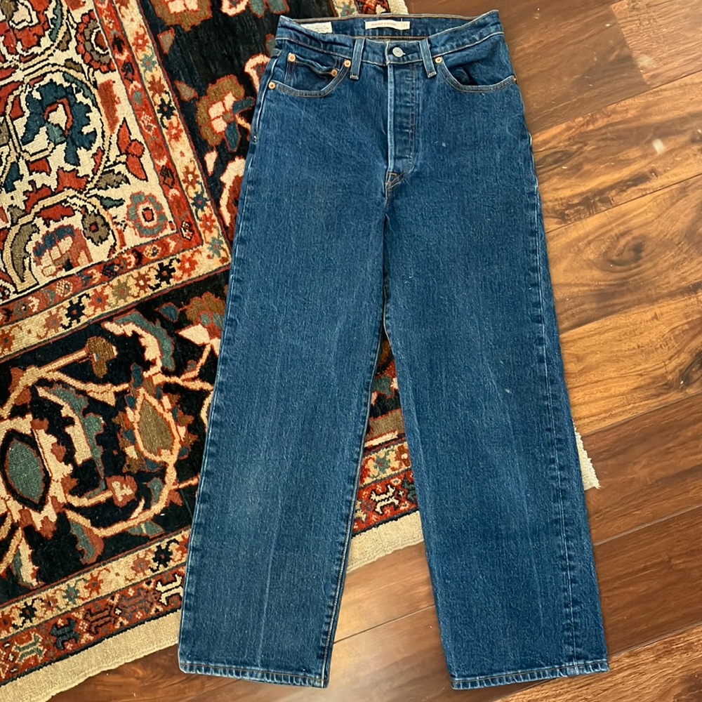 Levi’s ribcage straight super high rise, size 27